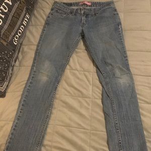 Super cute Levi’s 518 skinny short denim jeans